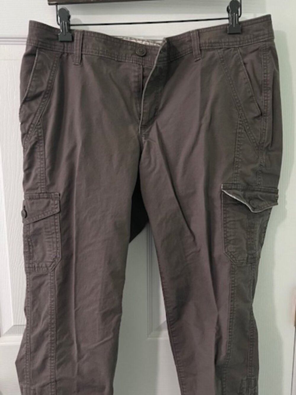 Eddie Bauer Taupe Cargo Capri Pants
